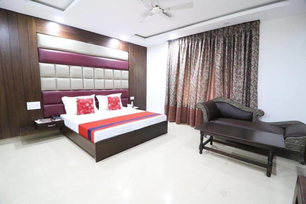 Hotel Ng Paradise Jagadhri Exterior photo