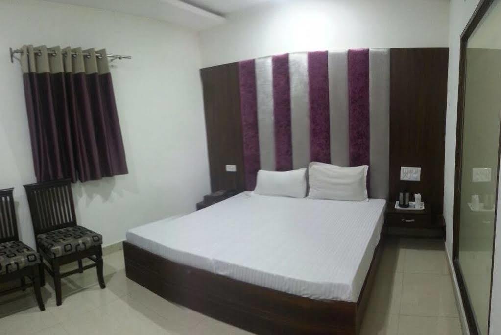 Hotel Ng Paradise Jagadhri Exterior photo