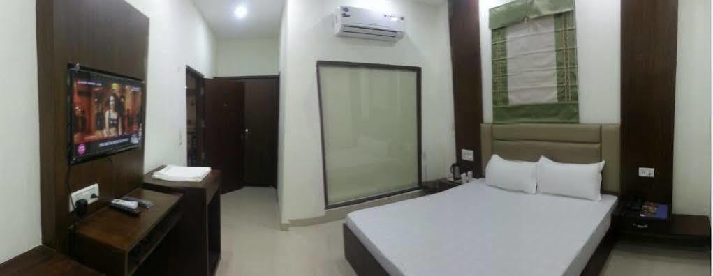 Hotel Ng Paradise Jagadhri Exterior photo